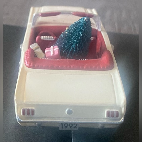 Hallmark Keepsake Christmas Ornament 1966 Mustang - Picture 3 of 5